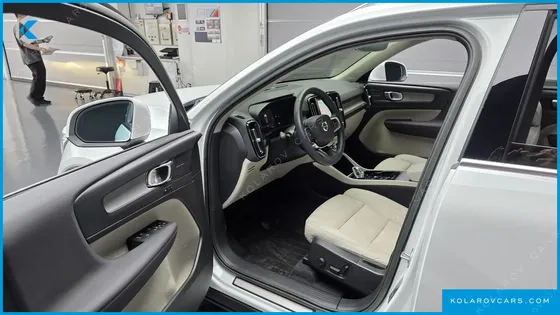 VOLVO XC40 B4 ULTIMATE BRIGHT