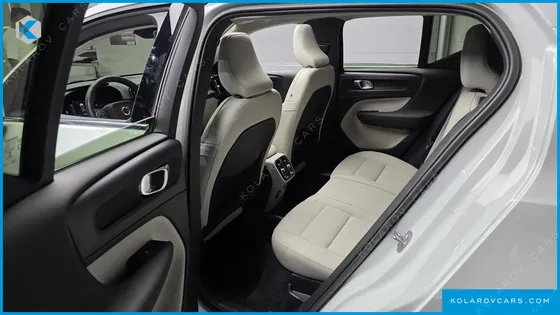 VOLVO XC40 B4 ULTIMATE BRIGHT
