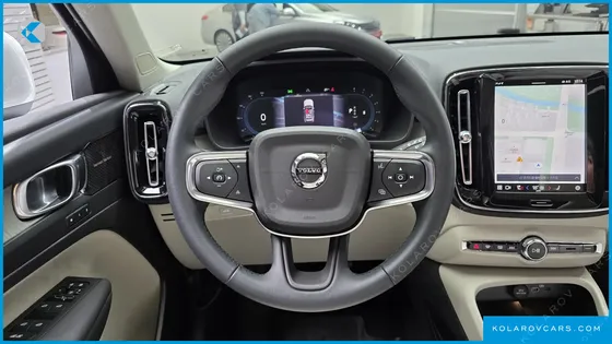 VOLVO XC40 B4 ULTIMATE BRIGHT