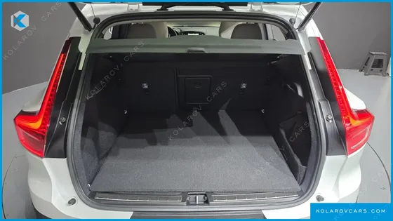 VOLVO XC40 B4 ULTIMATE BRIGHT