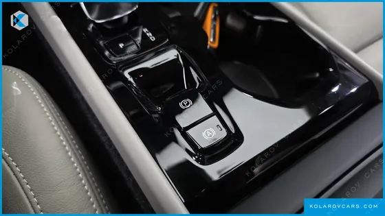 VOLVO XC40 B4 ULTIMATE BRIGHT