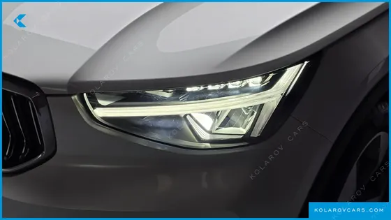 VOLVO XC40 B4 ULTIMATE BRIGHT