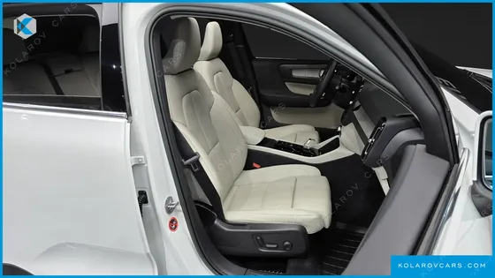 VOLVO XC40 B4 ULTIMATE BRIGHT