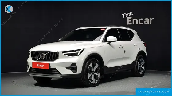 VOLVO XC40 B4 ULTRA BRIGHT