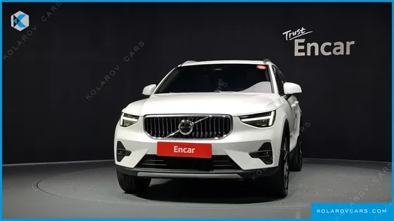 VOLVO XC40 B4 ULTRA BRIGHT