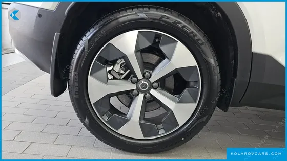 VOLVO XC40 B4 ULTRA BRIGHT