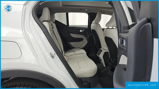 VOLVO XC40 B4 ULTRA BRIGHT