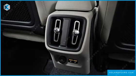 VOLVO XC40 B4 ULTRA BRIGHT