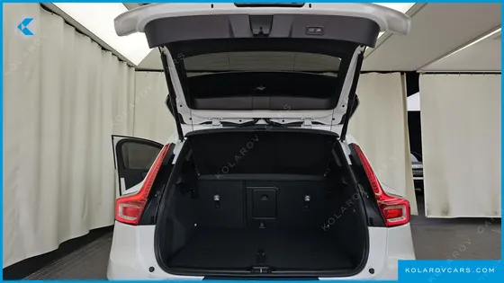 VOLVO XC40 B4 ULTRA BRIGHT