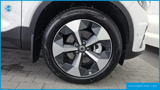VOLVO XC40 B4 ULTRA BRIGHT