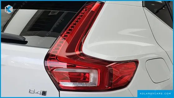 VOLVO XC40 B4 ULTRA BRIGHT