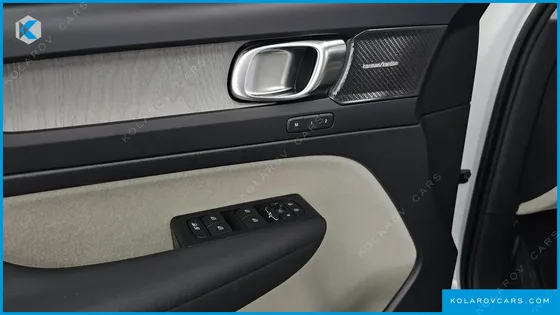 VOLVO XC40 B4 ULTRA BRIGHT