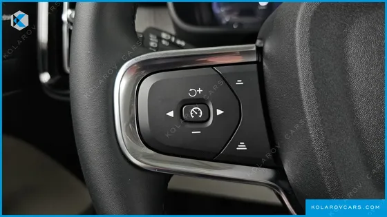 VOLVO XC40 B4 ULTRA BRIGHT