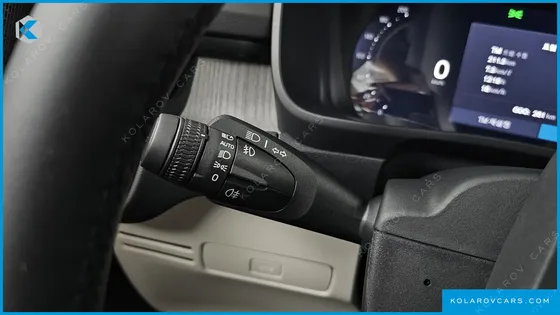 VOLVO XC40 B4 ULTRA BRIGHT