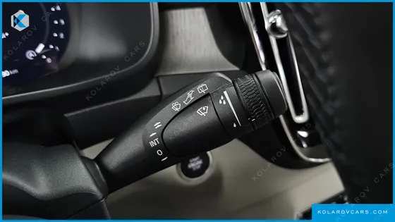 VOLVO XC40 B4 ULTRA BRIGHT