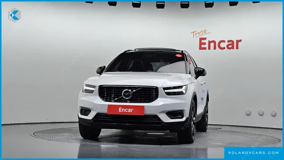VOLVO XC40 B4 R-DESIGN
