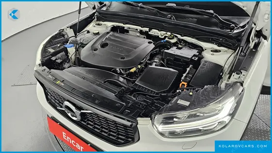 VOLVO XC40 B4 R-DESIGN