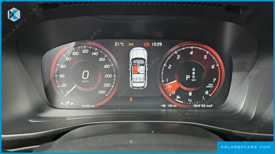 VOLVO XC40 B4 R-DESIGN