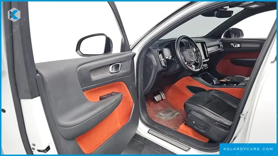 VOLVO XC40 B4 R-DESIGN