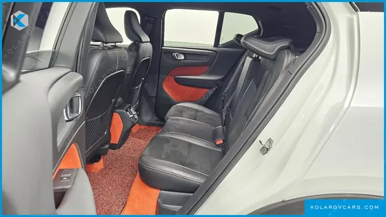 VOLVO XC40 B4 R-DESIGN