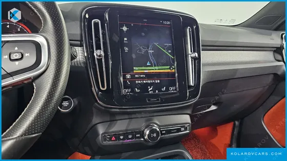 VOLVO XC40 B4 R-DESIGN