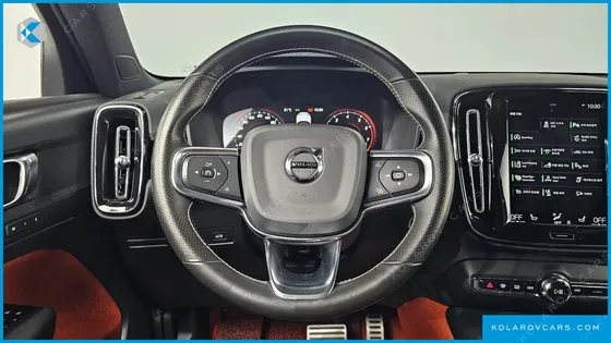 VOLVO XC40 B4 R-DESIGN