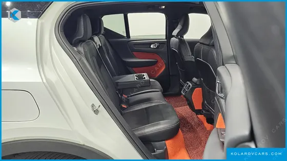 VOLVO XC40 B4 R-DESIGN