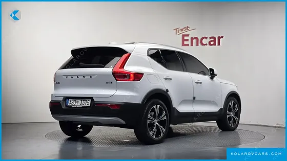 VOLVO XC40 B4 INSCRIPTION
