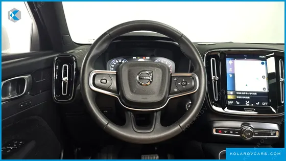 VOLVO XC40 B4 INSCRIPTION