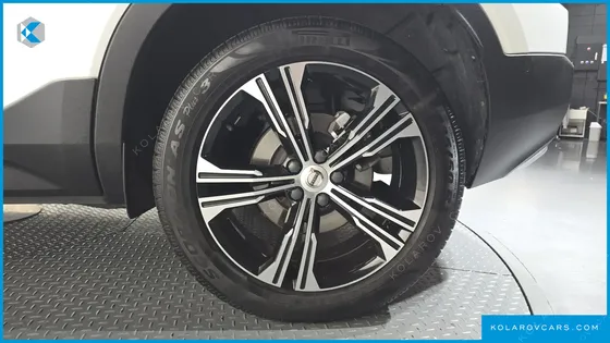 VOLVO XC40 B4 INSCRIPTION