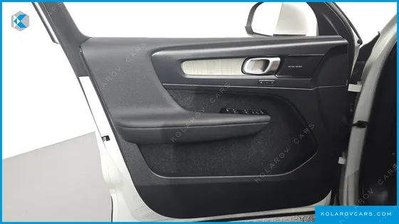 VOLVO XC40 B4 INSCRIPTION