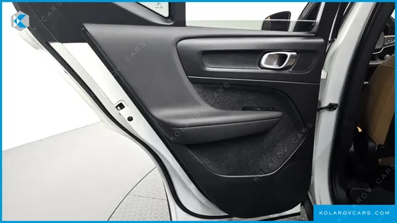 VOLVO XC40 B4 INSCRIPTION