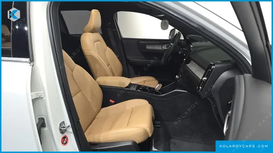 VOLVO XC40 B4 INSCRIPTION
