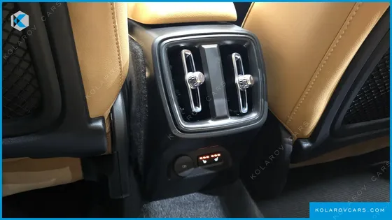 VOLVO XC40 B4 INSCRIPTION
