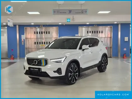 VOLVO XC40 B4 ULTRA BRIGHT