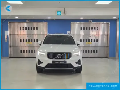 VOLVO XC40 B4 ULTRA BRIGHT