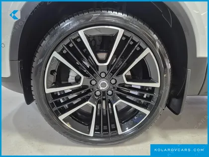 VOLVO XC40 B4 ULTRA BRIGHT