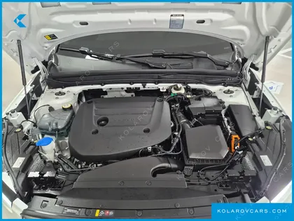 VOLVO XC40 B4 ULTRA BRIGHT