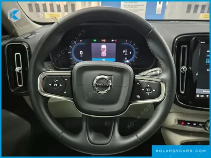 VOLVO XC40 B4 ULTRA BRIGHT