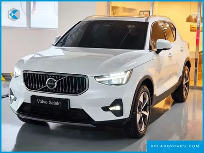 VOLVO XC40 B4 ULTRA BRIGHT