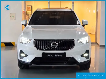 VOLVO XC40 B4 ULTRA BRIGHT