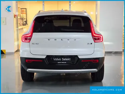 VOLVO XC40 B4 ULTRA BRIGHT