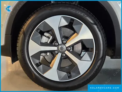 VOLVO XC40 B4 ULTRA BRIGHT