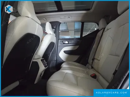 VOLVO XC40 B4 ULTRA BRIGHT