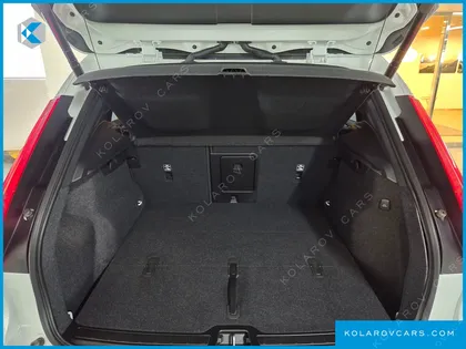 VOLVO XC40 B4 ULTRA BRIGHT