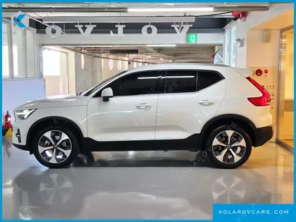 VOLVO XC40 B4 ULTRA BRIGHT