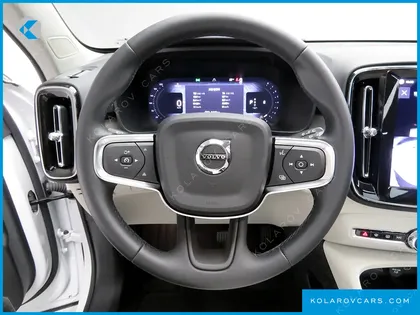VOLVO XC40 B4 ULTIMATE BRIGHT