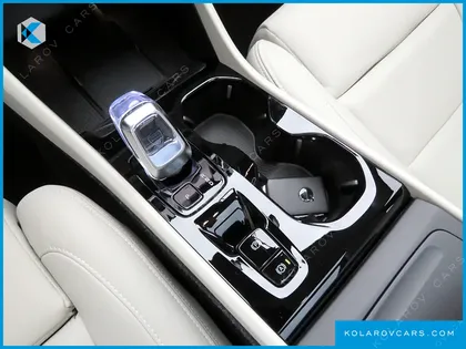 VOLVO XC40 B4 ULTIMATE BRIGHT