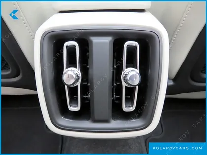 VOLVO XC40 B4 ULTIMATE BRIGHT