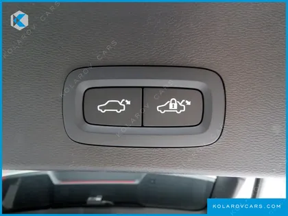 VOLVO XC40 B4 ULTIMATE BRIGHT